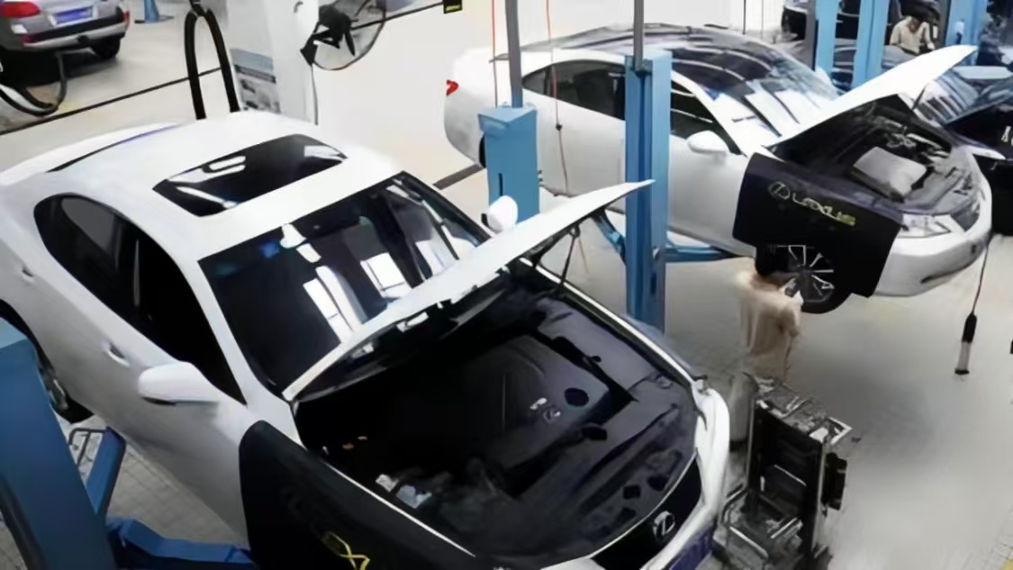 1733189612448105.jpg 修车18.jpg